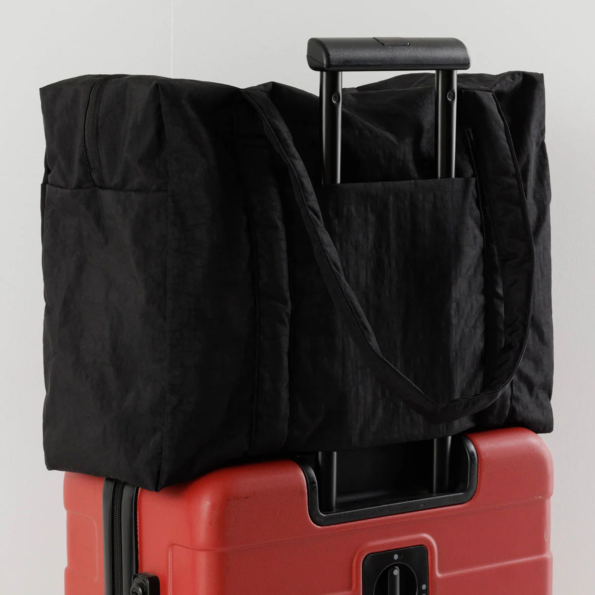 BAGGU | Travel Cloud Carry-On - Black - Image 3