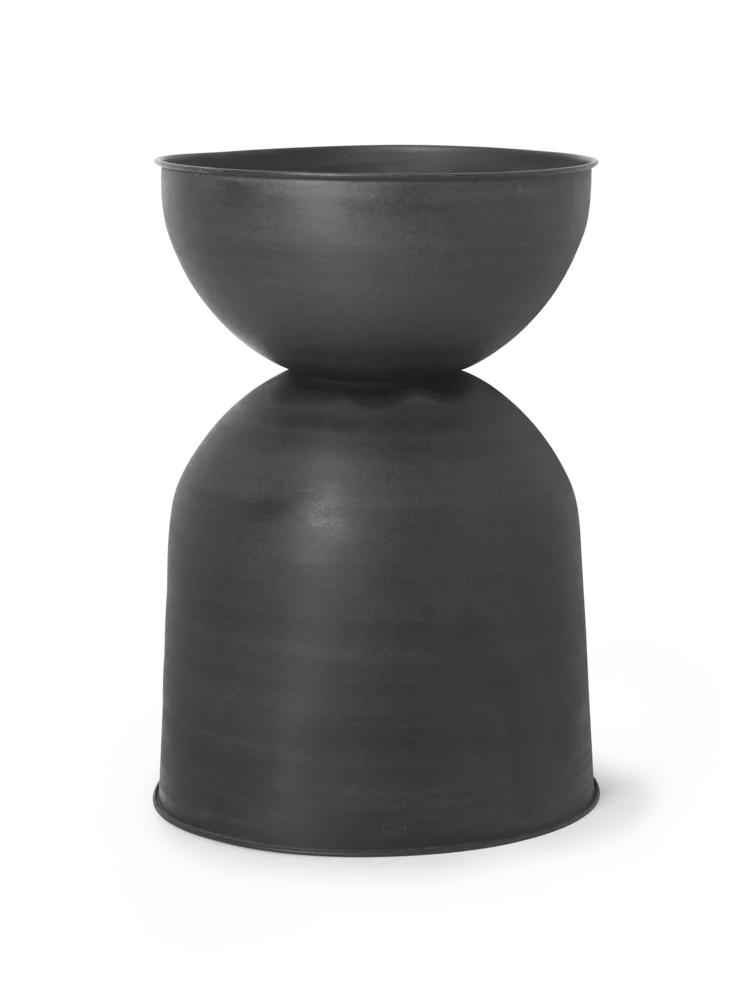 ferm LIVING | Hourglass Pots - Various Sizes - Black / Dark Grey - Image 3