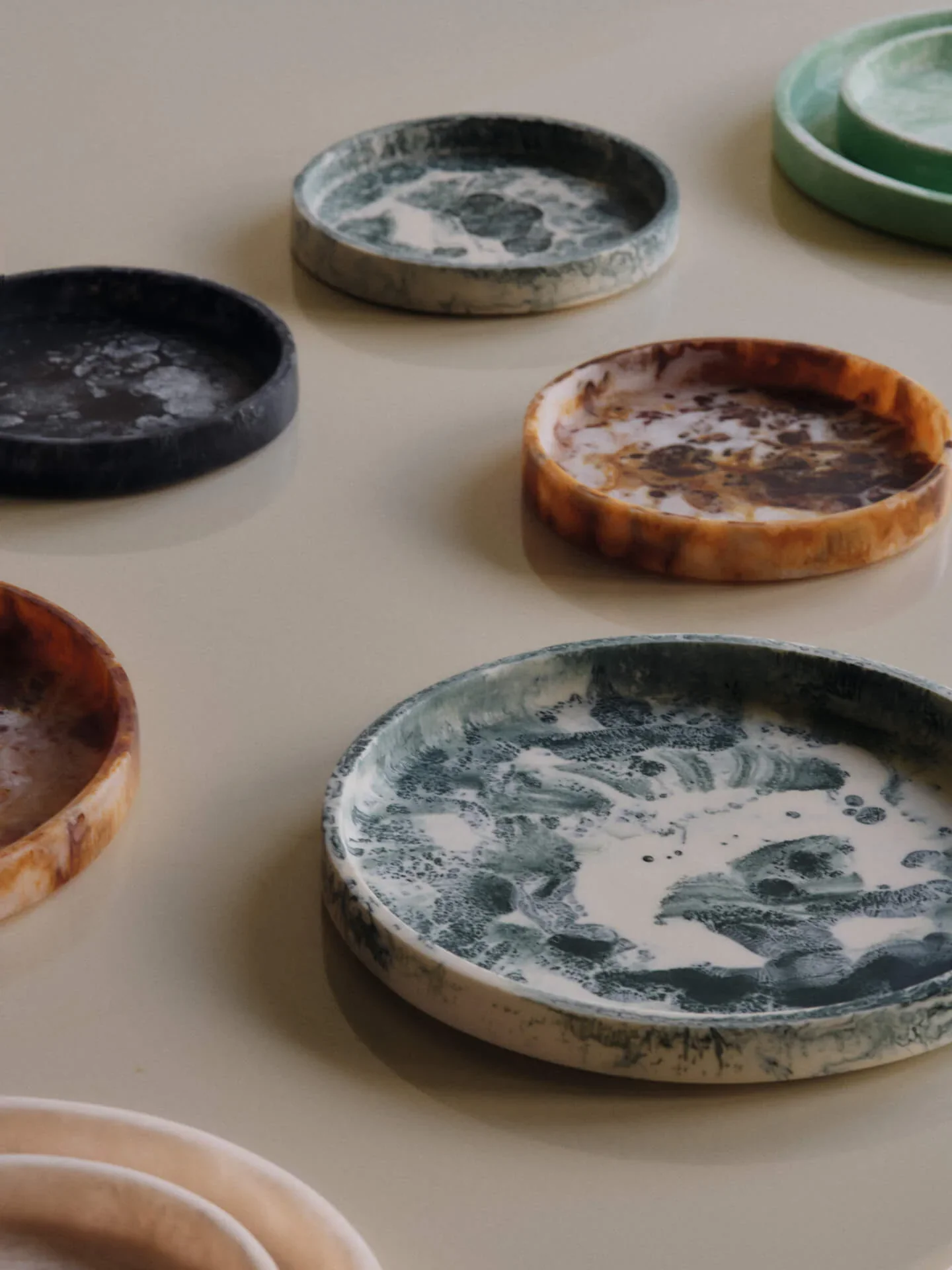 ferm LIVING | Mist Round Tray - Ø30 - Sugar Kelp - Image 2