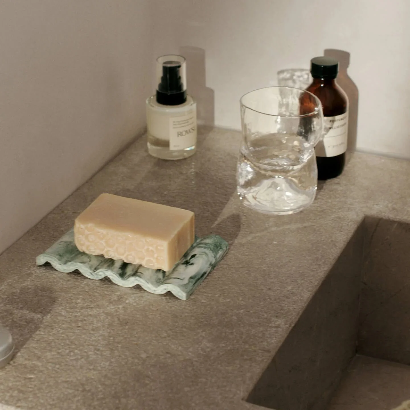 ferm LIVING | Mist Soap Dish - Emerald Off-White - Image 2