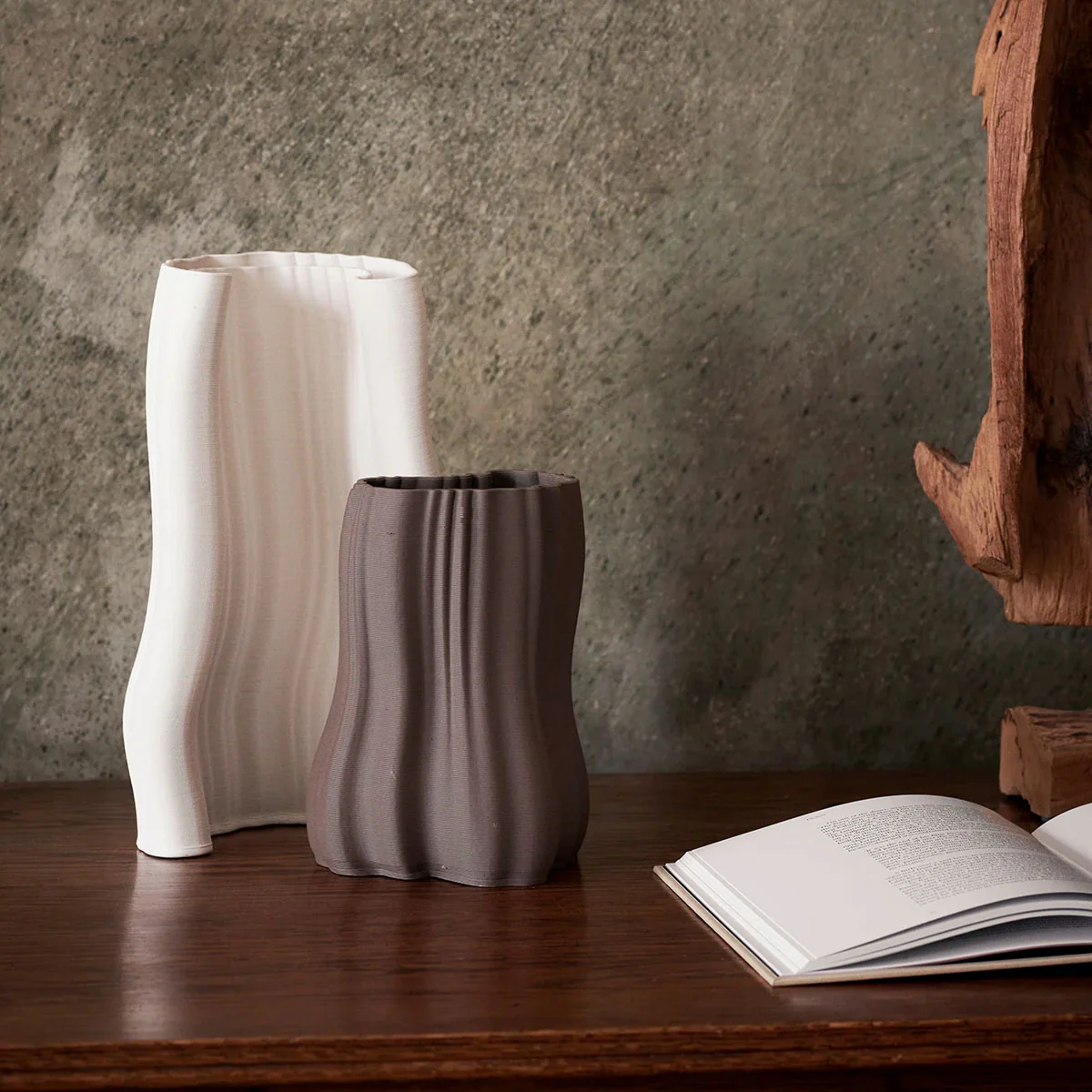 ferm LIVING | Moire Vase - Small - Anthracite - Image 2