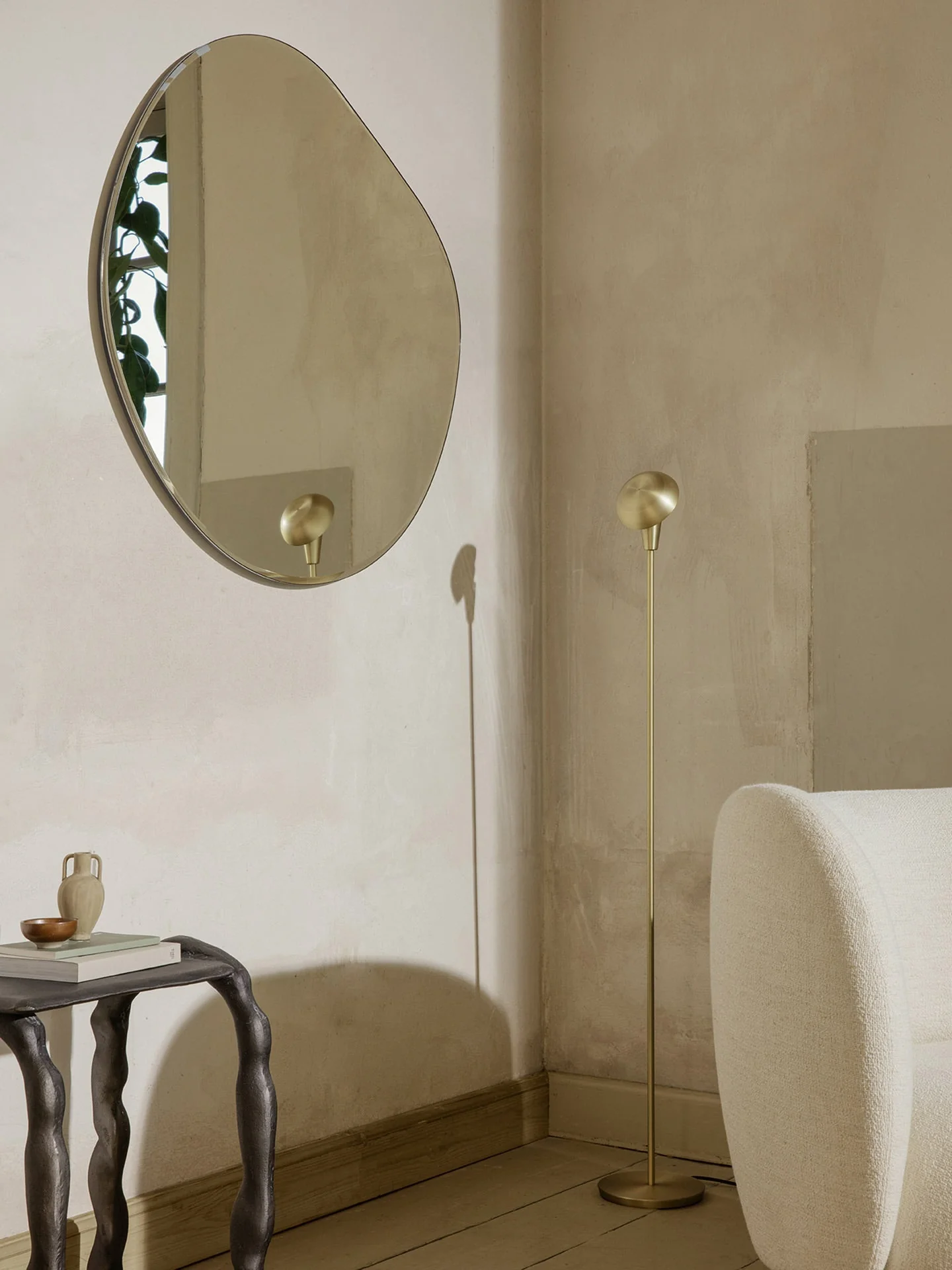 ferm LIVING | Pond Mirror - Extra Large - Dark Chrome - Image 4