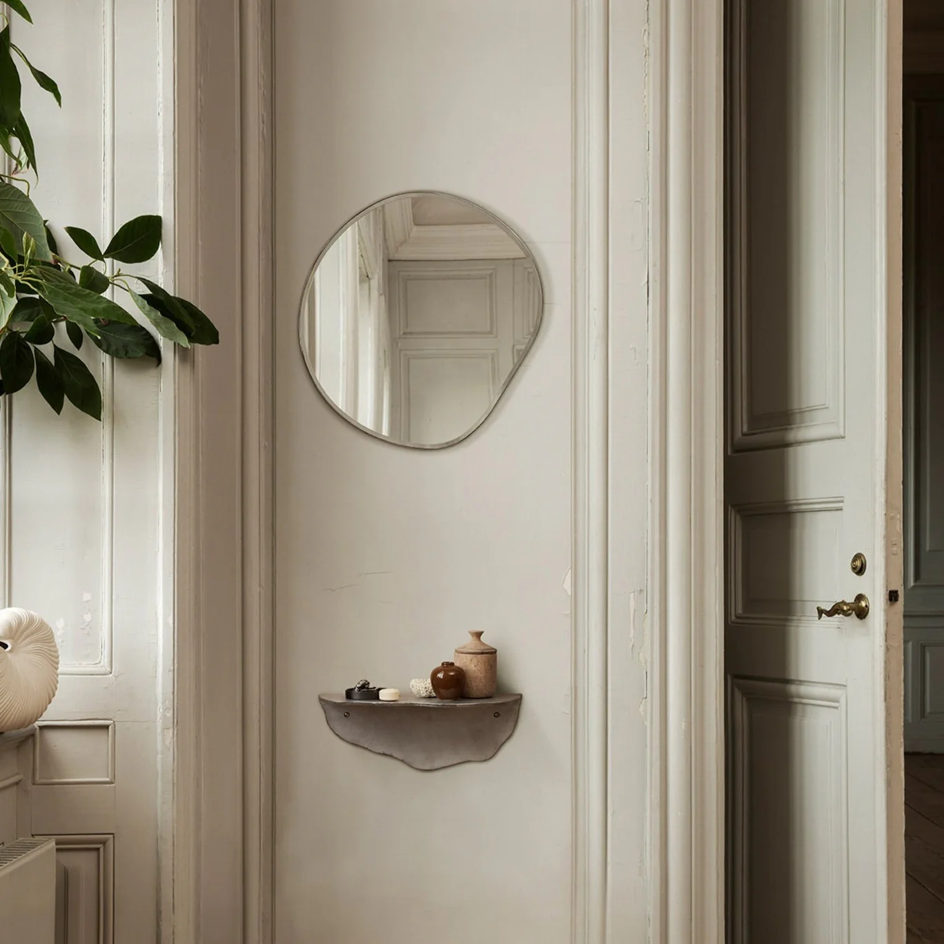 ferm LIVING | Pond Mirror - Small - Brass - Image 3