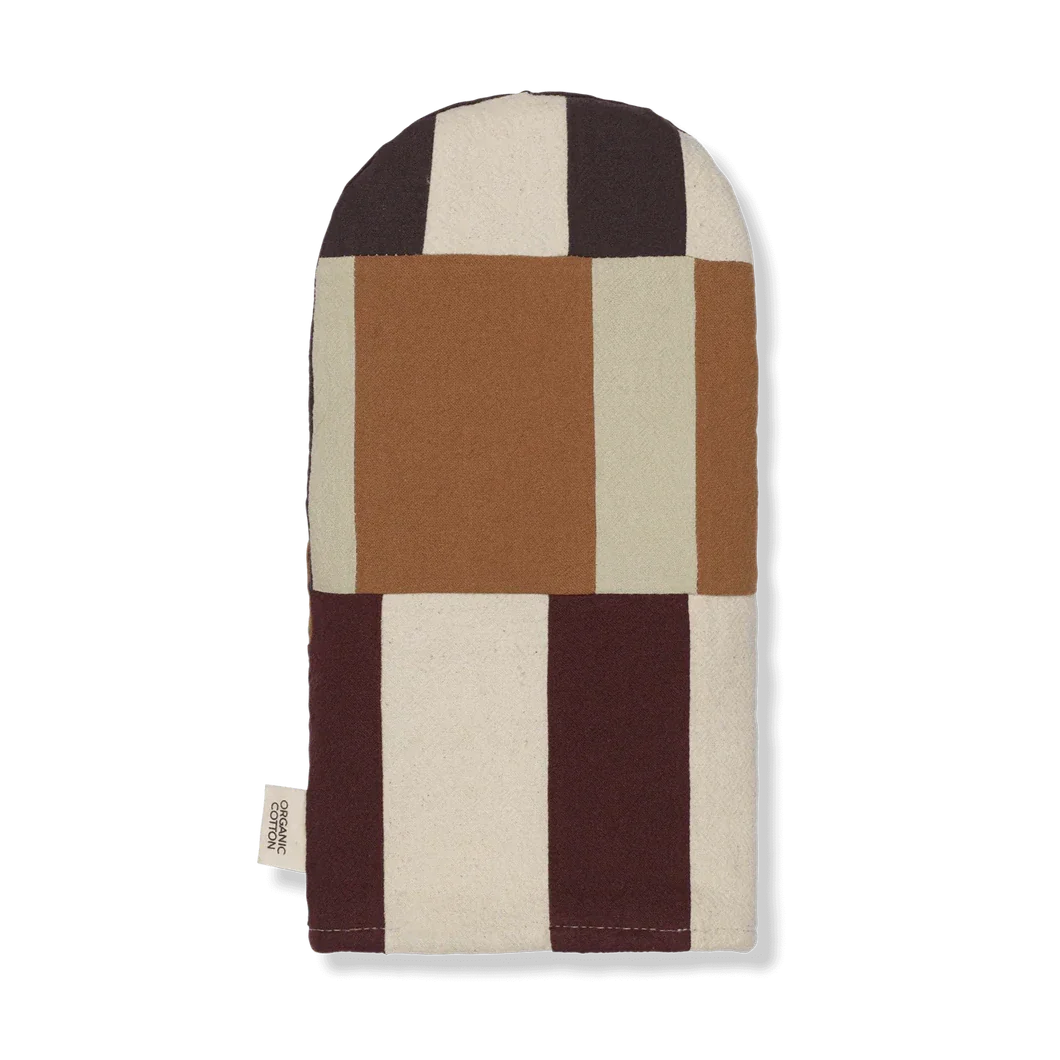 ferm LIVING | Section Oven Mitt - Patchwork - Image 2